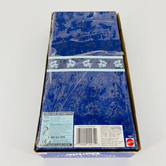 Winter Velvet Avon Exclusive Special Edition Mattel Barbie Doll - NRFB/NIB - Picture 15 of 15